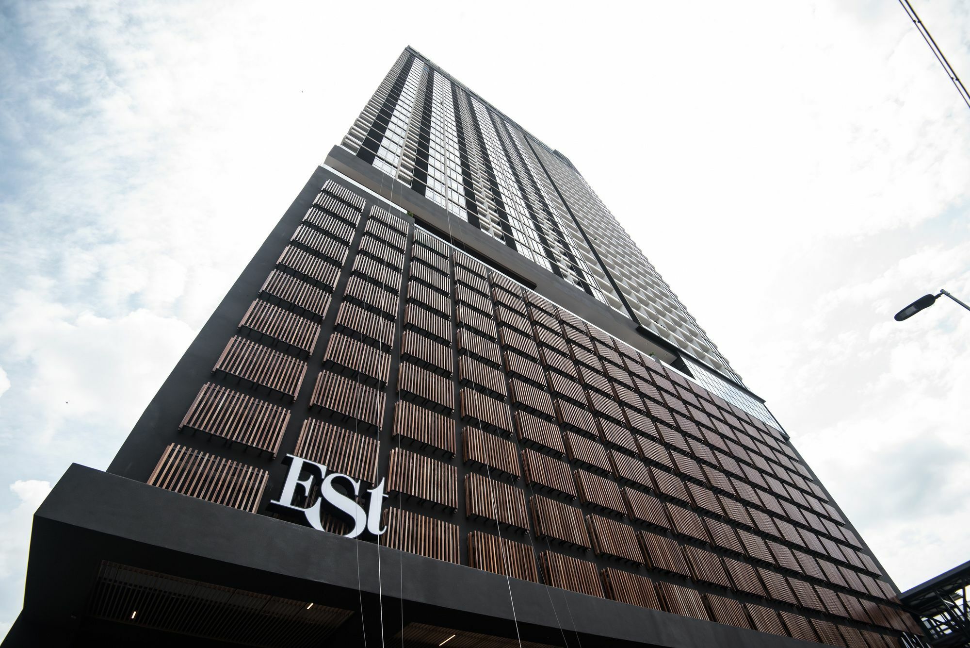 อลิลา บังซาร์ กัวลาลัมเปอร์ Hotel ภายนอก รูปภาพ The Est building